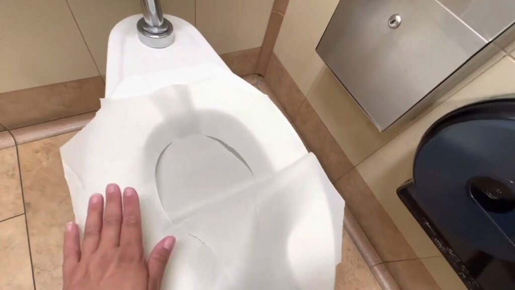 The Proper Way to Use a Toilet Seat Cover